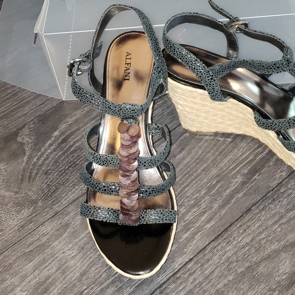 Alfani Annya Black Wedge Size 8M - Picture 2 of 11